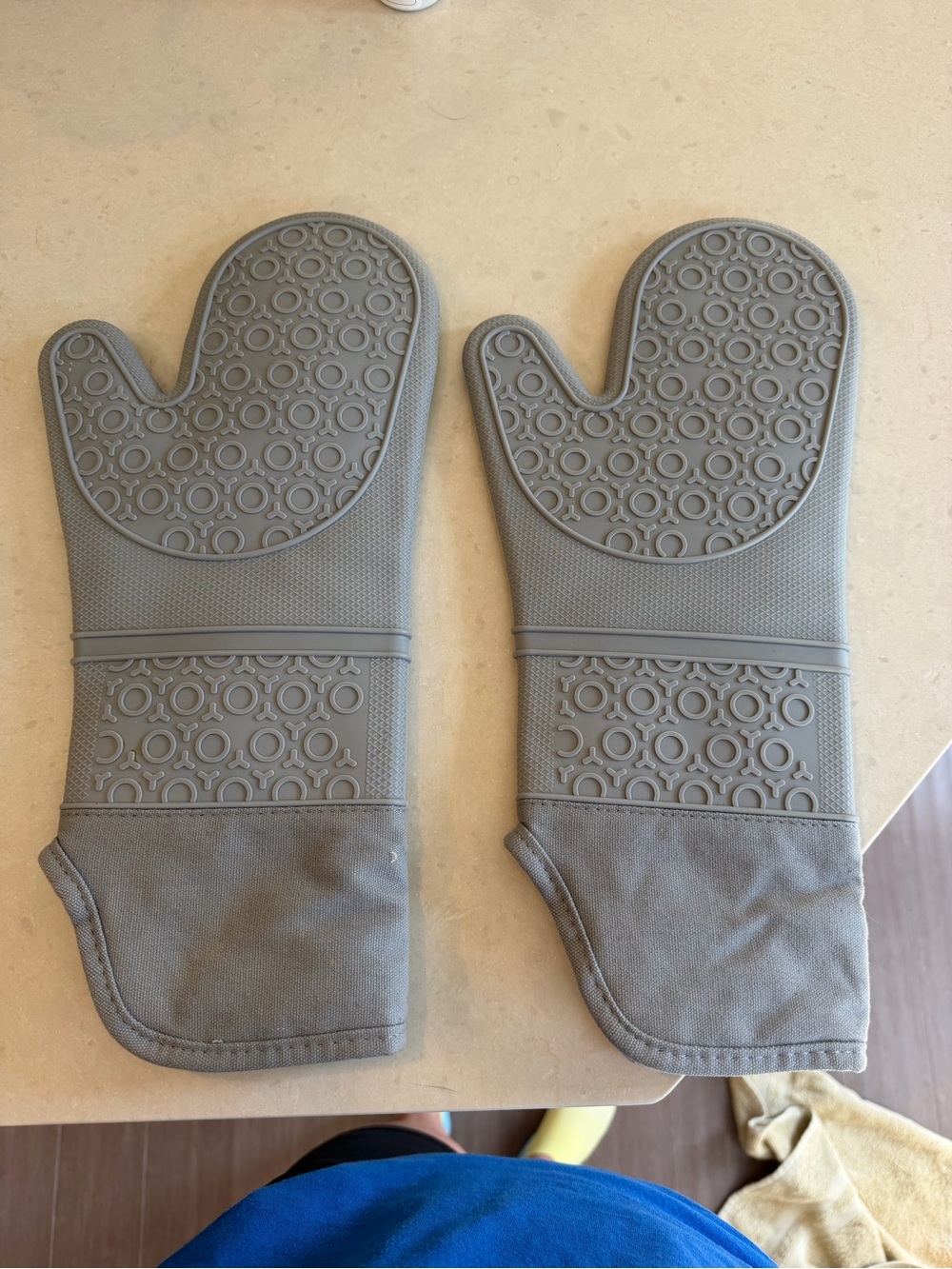 Extra Long Silicone Oven Mitts with Quilted Liner,Heat Resistant Non-Slip